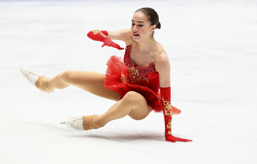 Oplakané: Alina Zagitovová sa po olympijskom zlate o najcennejší kov pripravila dvomi pádmi, ktoré pokropila slzami.