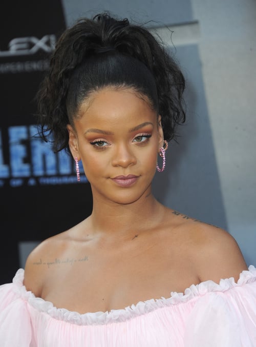 Rihanna (29).