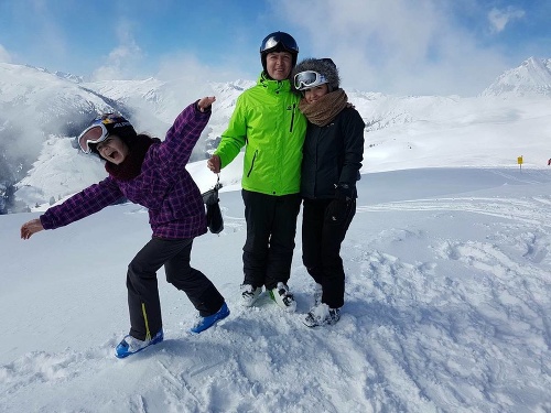 Marec 2018 - Párik zobral na hory do Rakúska aj Bičanove dcéry Ninu a Anku.