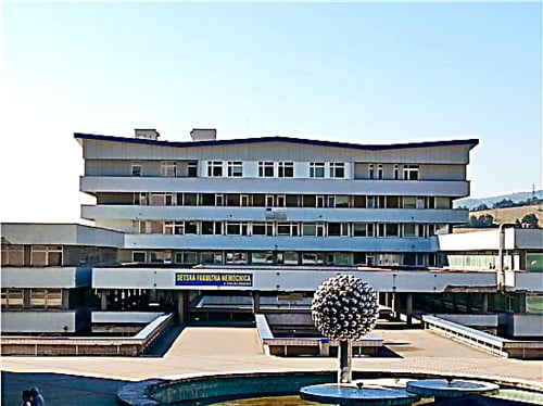 Detská fakultná nemocnica s  poliklinikou Banská Bystrica.