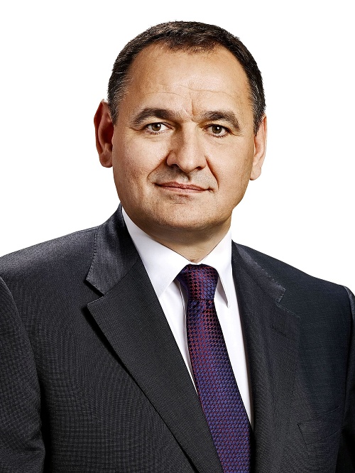 Peter Chudík (56).