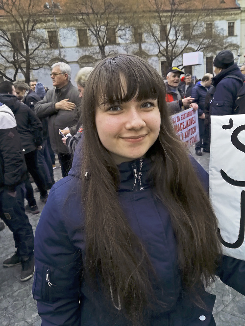 Zuzana Hozlarova (18).