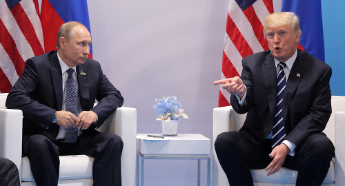 Začala sa schôdzka Putina a Trumpa. 