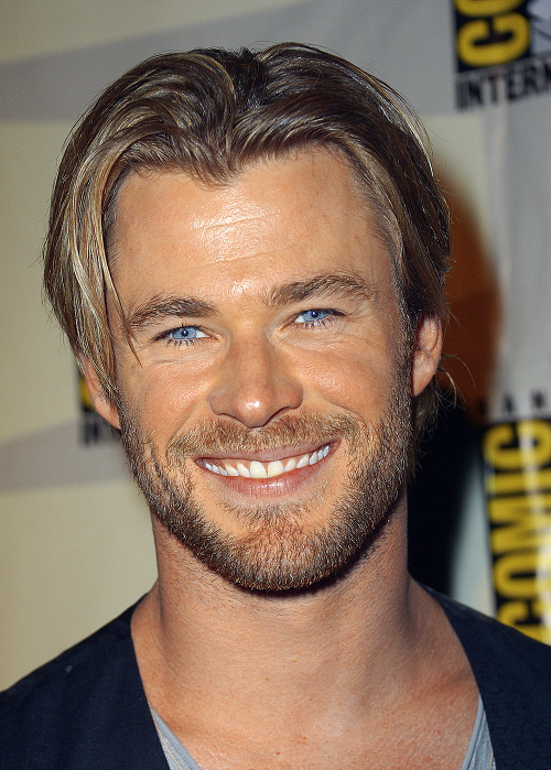 Chris Hemsworth (33).