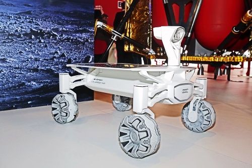 Audi Lunar Quattro Rover - Na Mesiac pôjdu dve elektrické vozidlá.