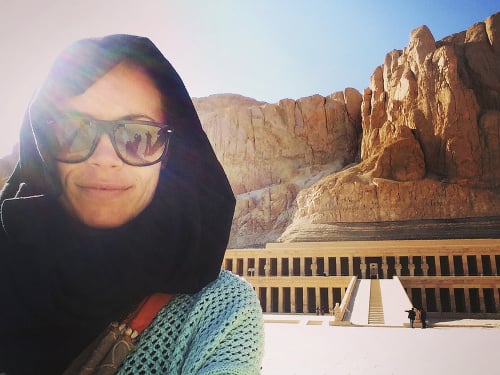 Navštívila aj palác Hatšepsut v Egypte.