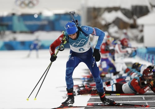 Zlato v stíhacích pretekoch biatlonistov na 12,5 km vybojoval na ZOH v Pjongčangu Francúz Martin Fourcade. 