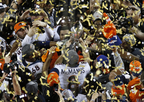 50 ročník Super Bowlu sa niesol v znamení rozlúčky s legendárnym Manningom.