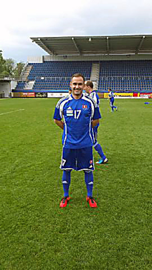 Primátor je stále aktívnym futbalistom a najlepším strelcom svojho mužstva.