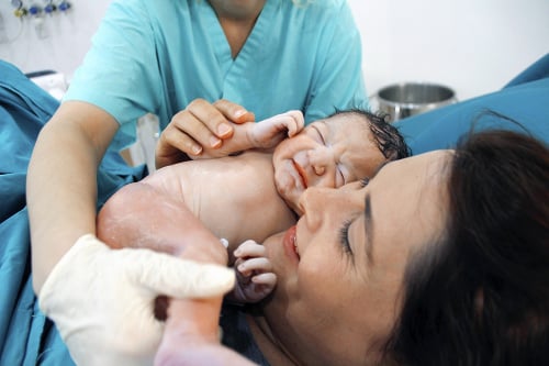 POPÔRODNÝ BONDING: Mal by sa stať neoddeliteľnou súčasťou starostlivosti v našich pôrodniciach.