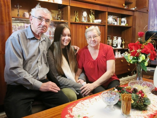Andrej (71), Sarah (15) a Irena (67) ďakujú, že sa dostali z najhoršieho.