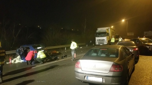Pri nehode zahynul vodič osobného auta Škoda Felicia.