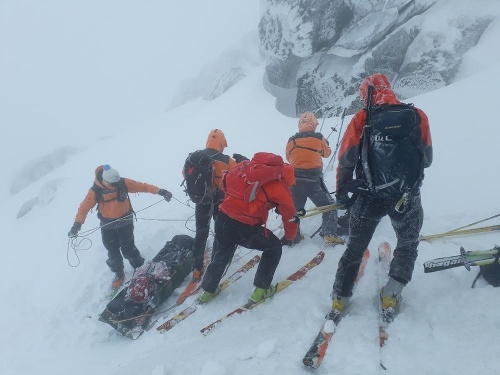 Českí skialpinisti neprežili mrazivú noc v Nízkych Tatrách.