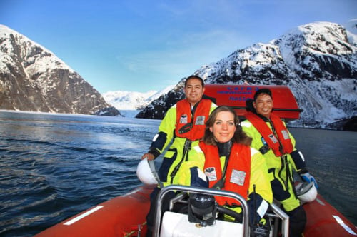V záchrannom člne: Na Aljaške pri nácviku evakuácie.