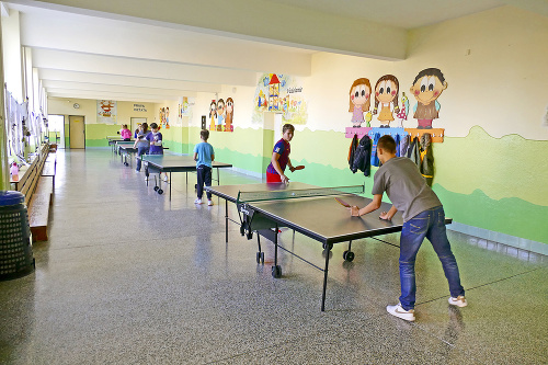 Nadané deti žnú športové úspechy na rôznych súťažiach, aj keď cvičia na chodbách školy.