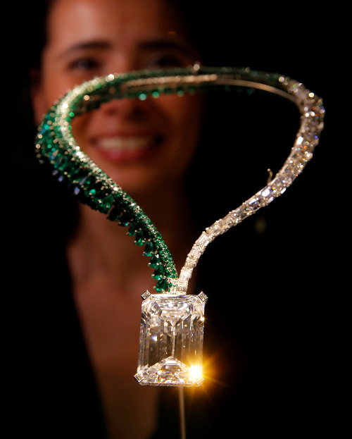Aukčná sieň dúfala, že za diamant zinkasuje 42 miliónov eur.