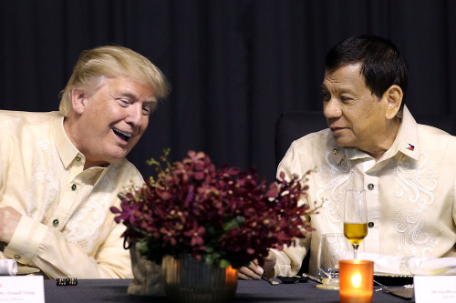 Trump sa na stretnutí s filipínskym prezidentom cítil dobre.