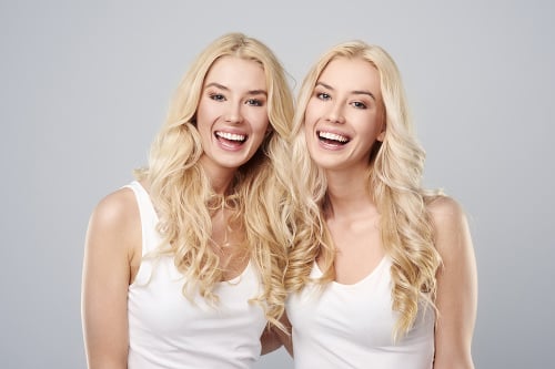 FENOMÉN DVOJIČKY: Z hľadiska genetiky sú jednovaječné dvojičky klonmi