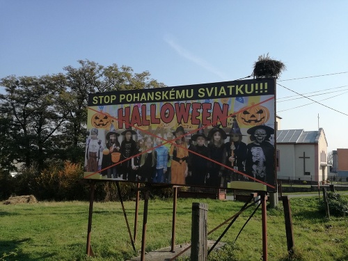 Vo Vranove nad Topľou sa rozmohla kampaň proti Halloweenu.