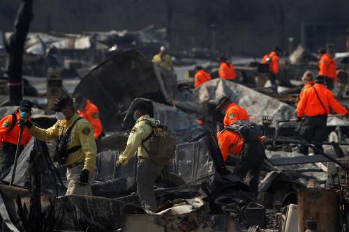 Požiare v Kalifornii si vyžiadali už 36 mŕtvych, zničili 5700 budov.