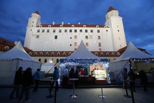 Vianočné trhy na Bratislavskom hrade.