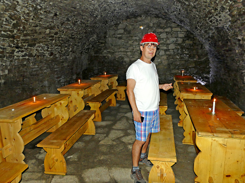Stanislav Macinský vraví, že do pivnice možno zase uložia víno.