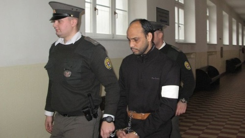 Ind Luban,  odsúdený za vraždu manželky v Bratislave na 10 rokov za vraždu manželky. 