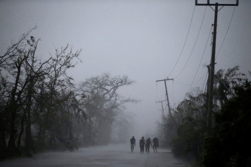 Hurikán Matthew už niekoľko dní sužuje karibské ostrovy. 