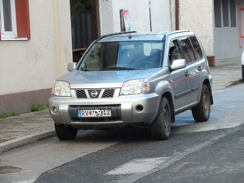 Nissan X-Trail (2003) - 2900€.