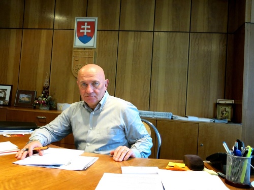 Primátor Štefan Milovčík žiada zmenu zákona.