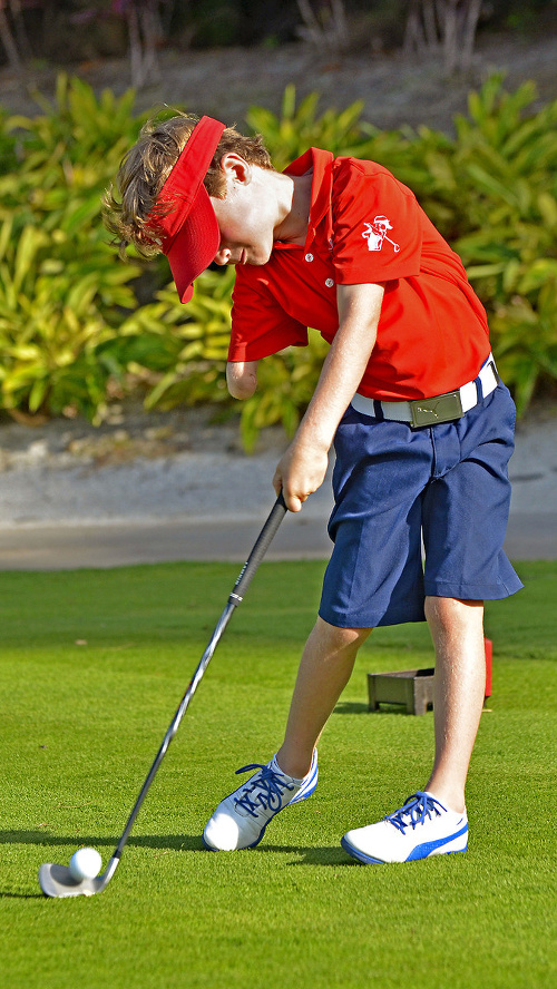 Tommy sa poctivo pripravuje na detské  golfové majstrovstvá sveta, kde patrí medzi favoritov. 
