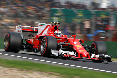 Räikkönen musel svoje výkony vysvetľovať fanúšikom i šéfom vo Ferrari.