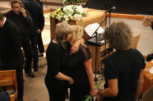 Vargova manželka Janka prijímala kondolencie.