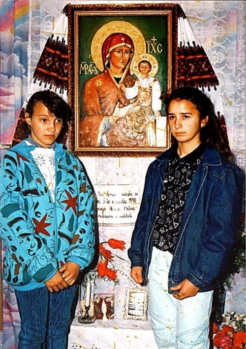 Ivetke (vľavo) s Katkou sa Panna Mária prvýkrát zjavila 5. augusta 1990.