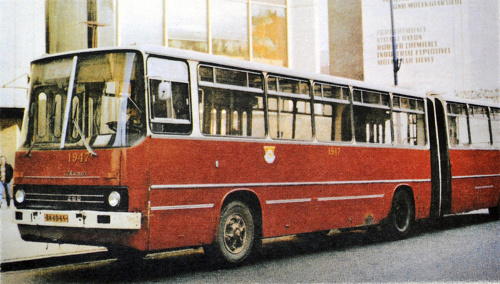 1974: Legendárne Ikarusy 280 začali jazdiť na linke 30.