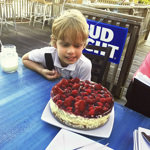 Borisov  syn Šimon  Heliodor  oslávil  narodeniny  bez otca.