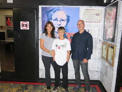 Synovec Andyho Warhola s rodinou.