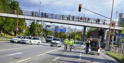 Nehoda sa stala na priechode pre chodcov neďaleko City Arény.