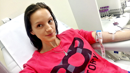 Krv bola darovať aj Anna Ilčinová. „Je to super pocit,“ zverila sa na sociálnej sieti.
