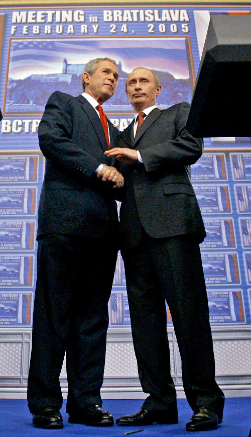 Bush s Putinom v Bratislave.