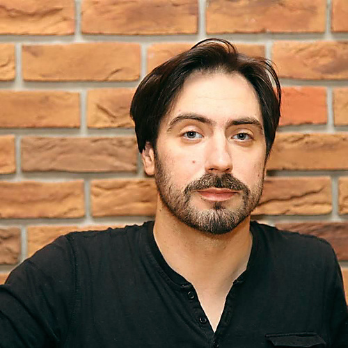 Peter Cibulka (34), manažér, dramaturg.
