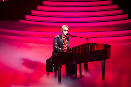 Ako Elton John: V projekte Tvoja tvár znie povedome sa Vincze predviedol ako zabávač.