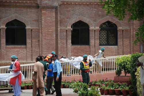 Počet obetí tragédie v Pakistane sa zvýšil na 153.