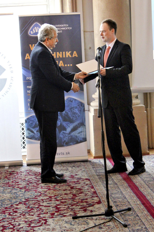 Titul Osobnosť roka v oblasti technológií získal Daniel Šlosár.