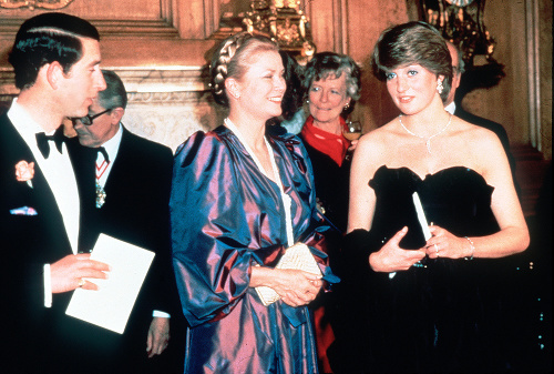 Charles a Diana prvýkrát spolu na verejnosti.