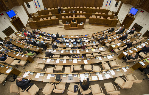 Parlament pri kauze únosu Kováča ml. našiel vzácnu zhodu.