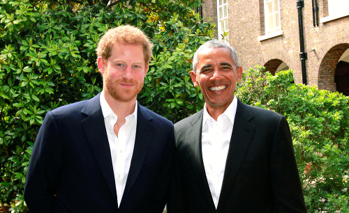 Barack Obama sa stretol s princom Harrym.