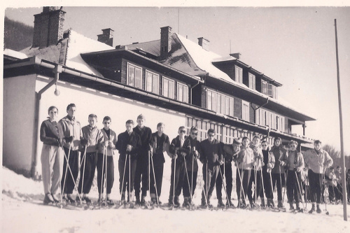Partia si spolu užila aj lyžiarsky výcvik na horách. 