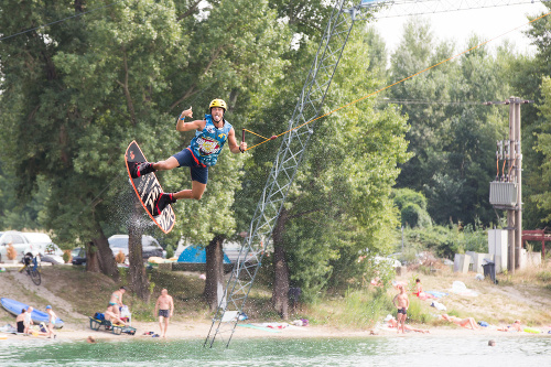 Daniel (26) z Bratislavy jazdí na wakeboarde už 7 rokov.