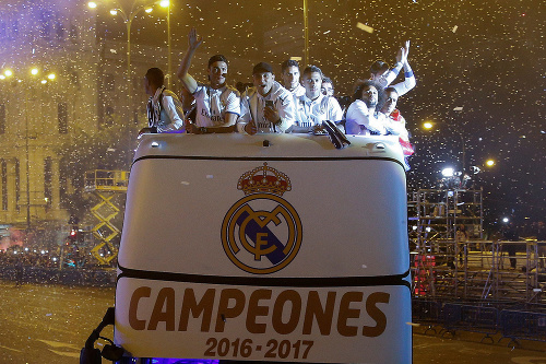 Futbalisti Realu Madrid oslávili majstrovský titul v španielskej La Lige.